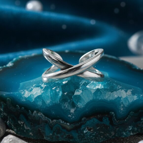 🆕️S925 Sterling Silver Infinity Love Knot Adjustable Ring 💍 Minimalist Chic ✨ - Picture 8 of 12